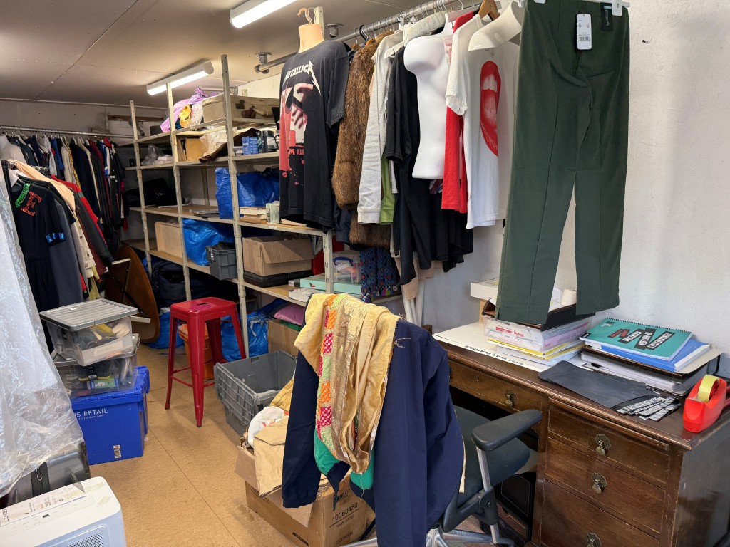 Lot: 137 - BUNGALOW WITH POTENTIAL IN FAVOURED LOCATION - Rear workshop with shelving